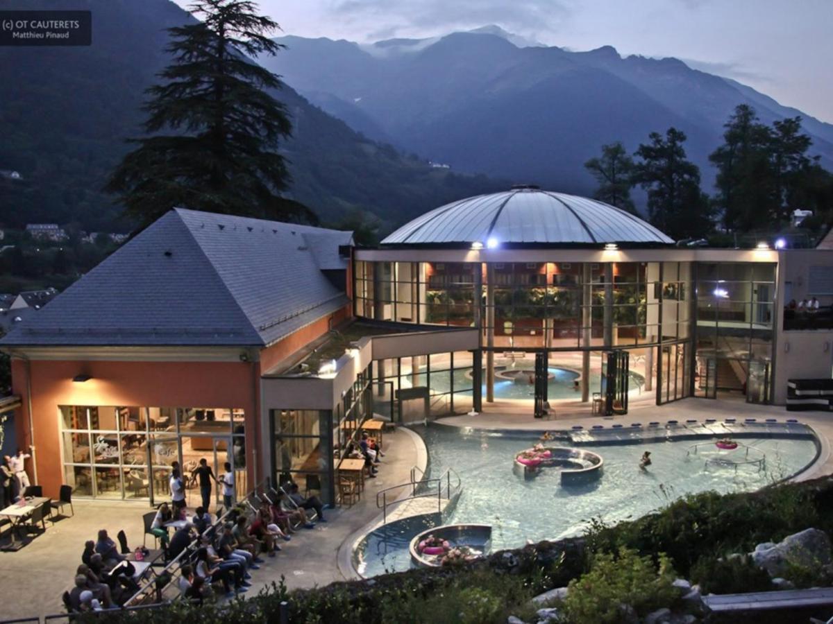 Maison Cauterets, 9 pièces, 15 personnes - FR-1-234-244 Extérieur photo